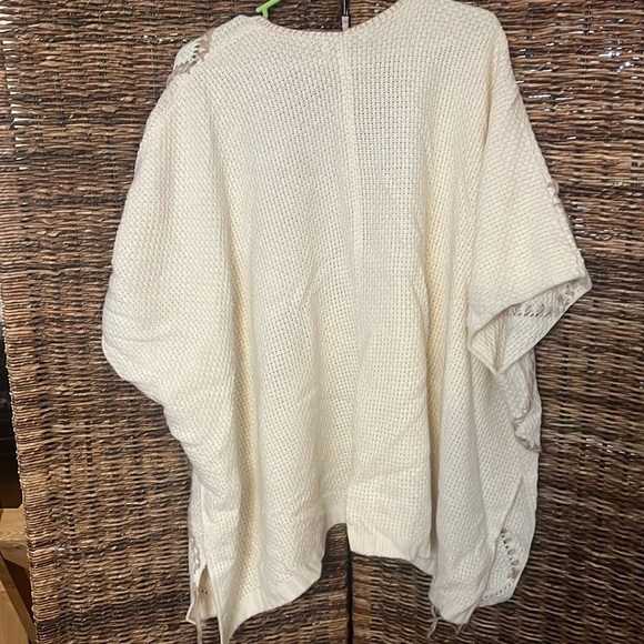 Cream and Mauve stitch sweater poncho - Picture 6 of 6